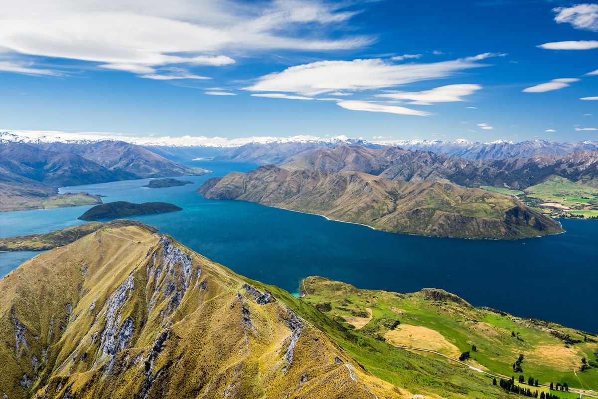 Pesona Wisata New Zealand Negeri Dongeng - Seperti di negeri dongeng, berbagai tempat wisata New Zealand menyuguhkan panorama menakjubkan yang tidak ada duanya.