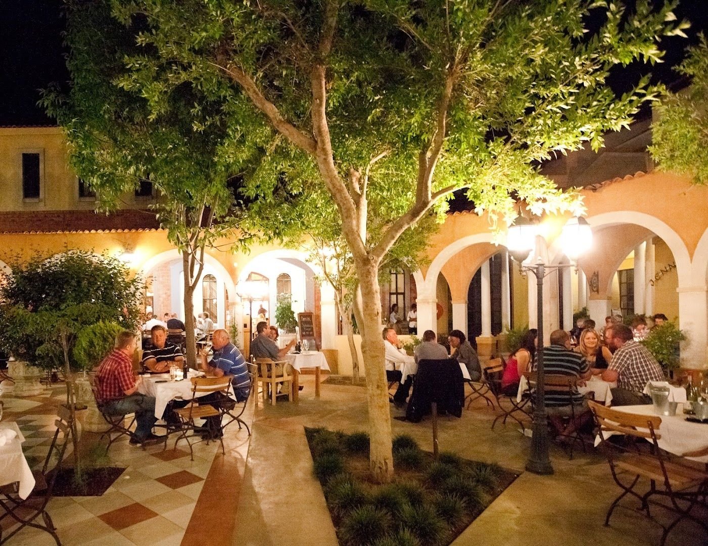Tempat Wisata Kuliner Di Windhoek Yang Bikin Nagih