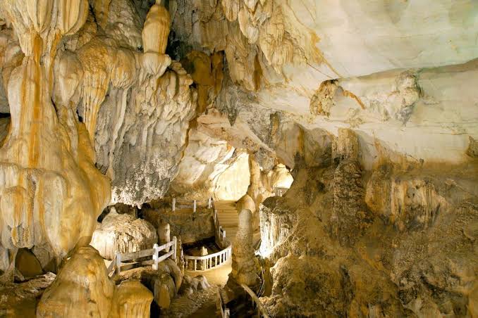 Phonsavan Wisata Dingin Di Laos Dengan Pesona Kabut